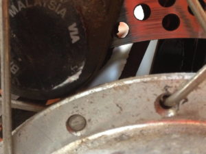 Bremssattel nahe Nabenflansch an einem Bafang Vorderradmotor